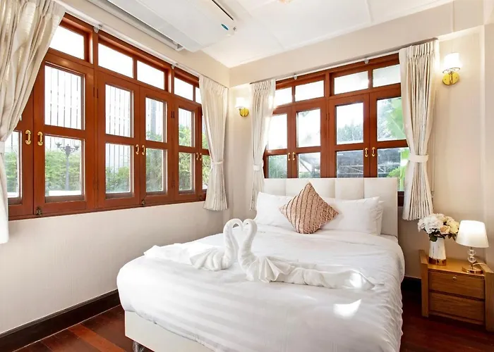 Sathorn Private Pool Villa