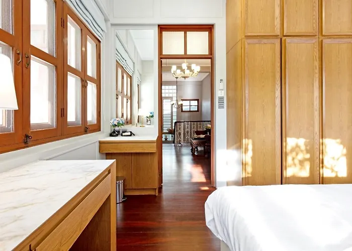 Sathorn Private Pool Villa